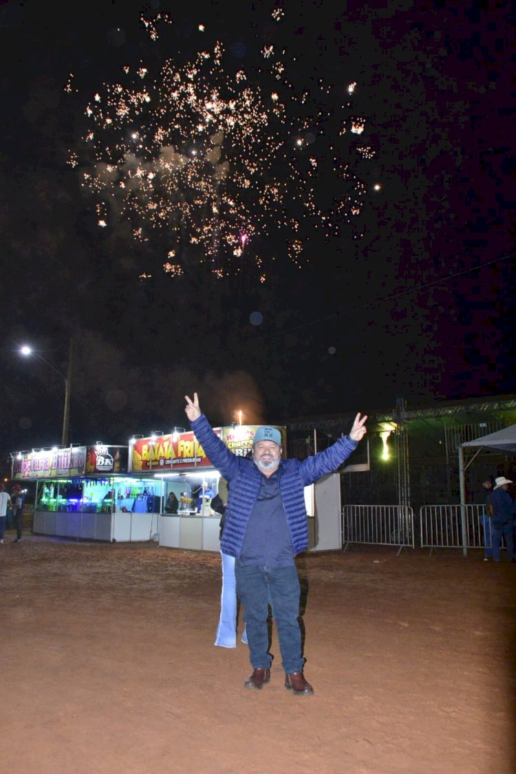 Carlos Bernardo participa do West Fest Rodeio em Ribas do Rio Pardo