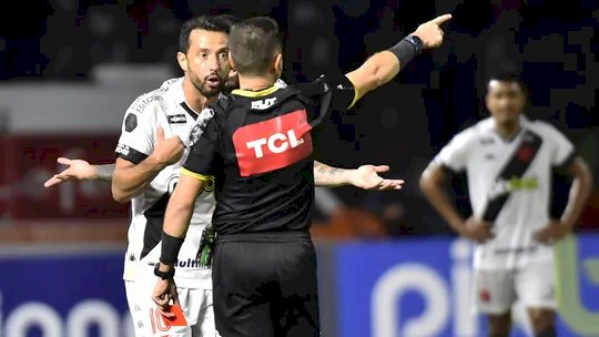 De olho no confronto direto contra o Londrina, Vasco pega o Cruzeiro com oito pendurados