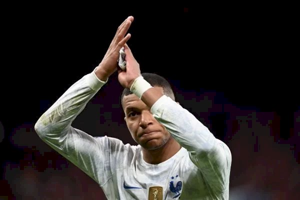 Jornal detalha contrato bilionário de Mbappé com o PSG