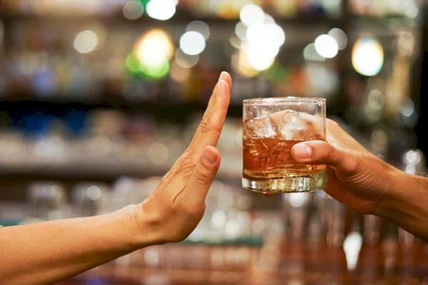 Beber qualquer quantidade de álcool faz mal ao cérebro, mostra estudo