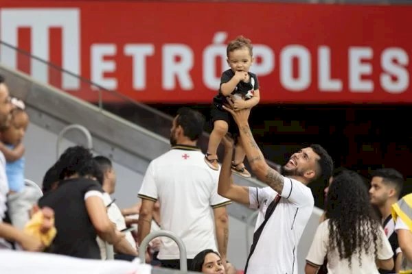 Nova Iguaçu e Vasco se enfrentam na Arena BRB Mané Garrincha; siga