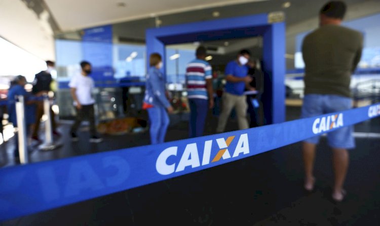 Caixa começa a pagar hoje abono salarial de 2021