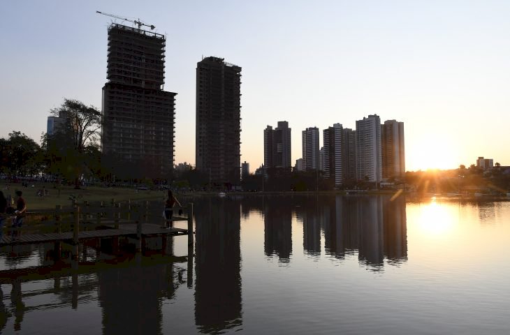 Sexta-feira tem previsão de queda na temperatura e tempo mais fechado no Estado