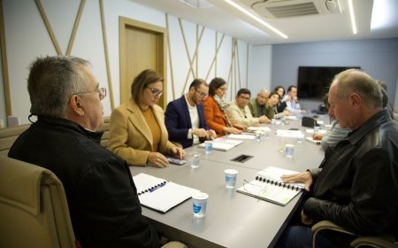 Eduardo Campo assina decreto com medidas de contenção e controle de despesas