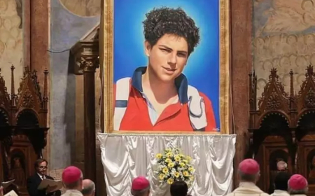 Domingo no Vaticano:  Canonização do 1º santo millennial