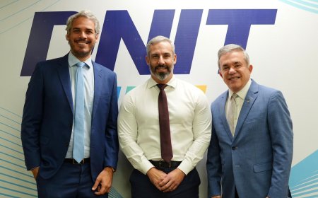 Vander Loubet e Tiago Botelho se reúnem com diretor nacional do DNIT para tratar de moradias populares