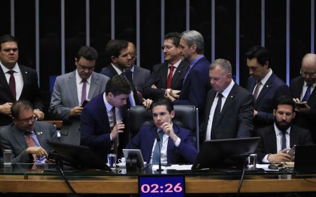 Vai ao Senado: PEC da blindagem é aprovada por deputados