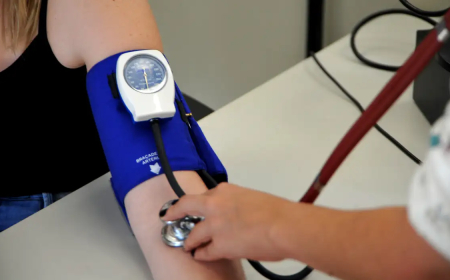 Passa a ser considerada pré-hipertensão, pressão 12 por 8