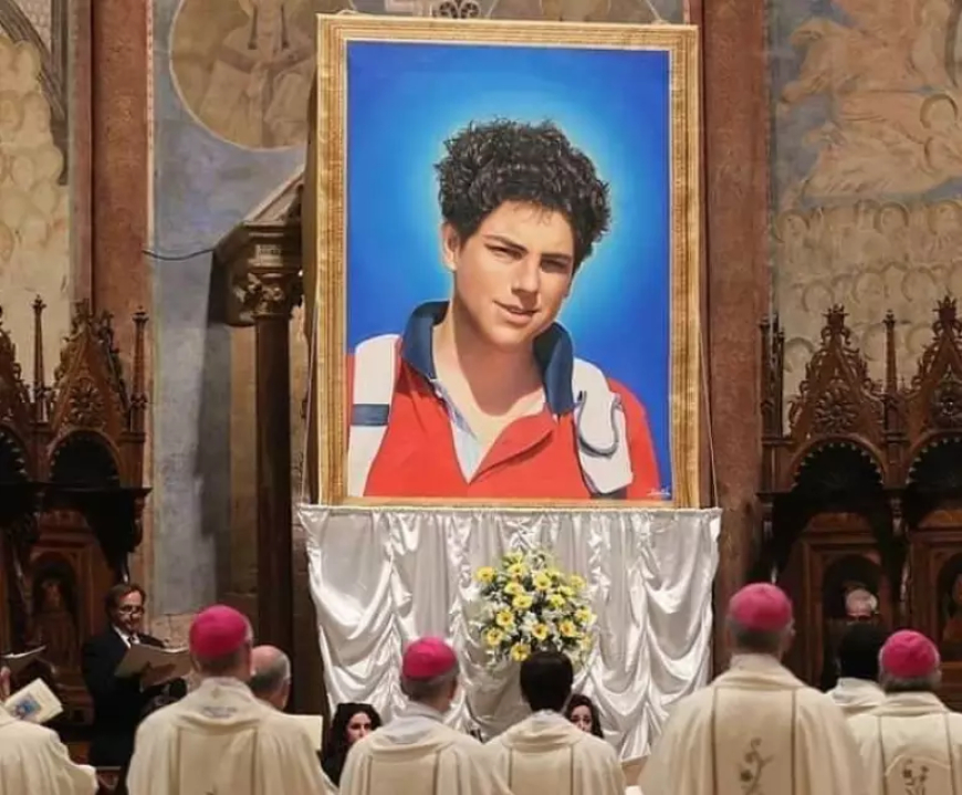 Domingo no Vaticano: Canonização do 1º santo millennial