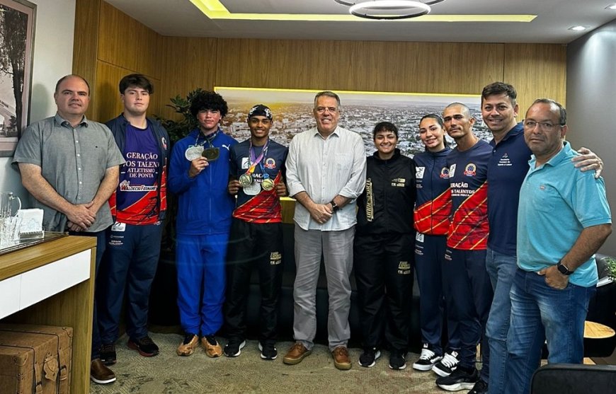 Prefeito recebe atletas de Ponta Porã que se destacam em competições nacionais