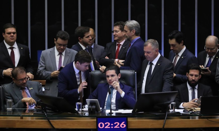 Vai ao Senado: PEC da blindagem é aprovada por deputados