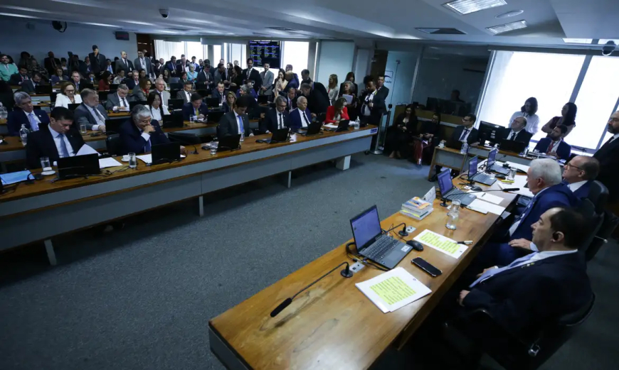 Por unanimidade: CCJ do Senado rejeita PEC da Blindagem