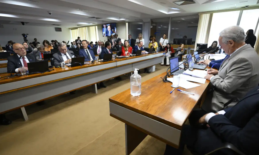 Até R$ 5 mil: Comissão do Senado aprova isenção do IR