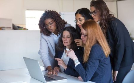 52% da população mulheres têm mais estudo, mas ganham menos que homens