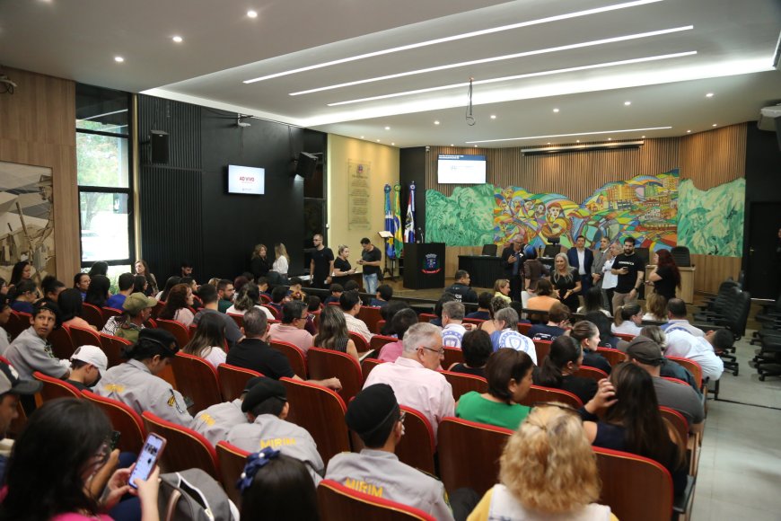 Câmara Municipal de Ponta Porã honrarias e homenagens em sessão solene