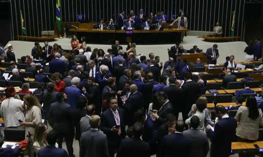 Até R$ 5 mil: Câmara aprova isenção