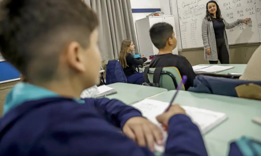 Para manter disciplina: Professor brasileiro perde 21% do tempo de aula