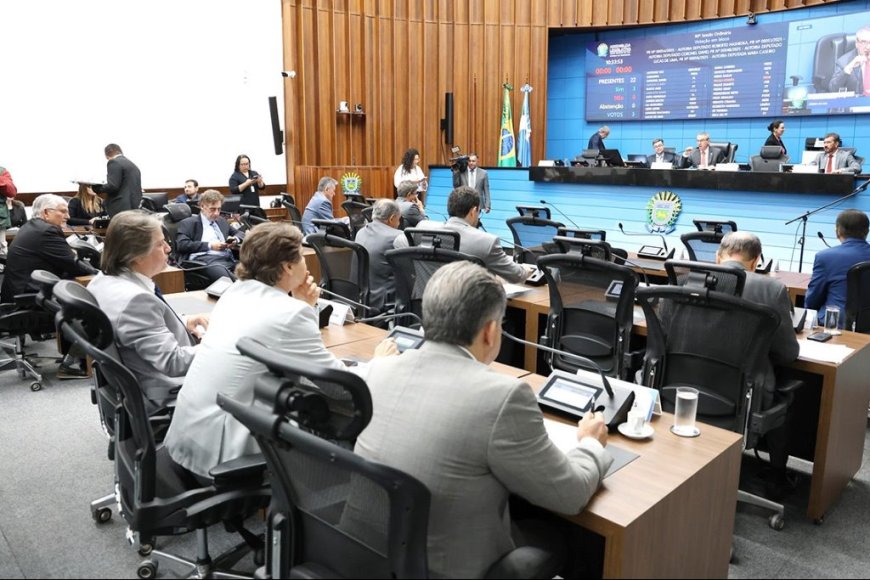 Programa de recuperação de empresas e outras 12 propostas serão votadas hoje