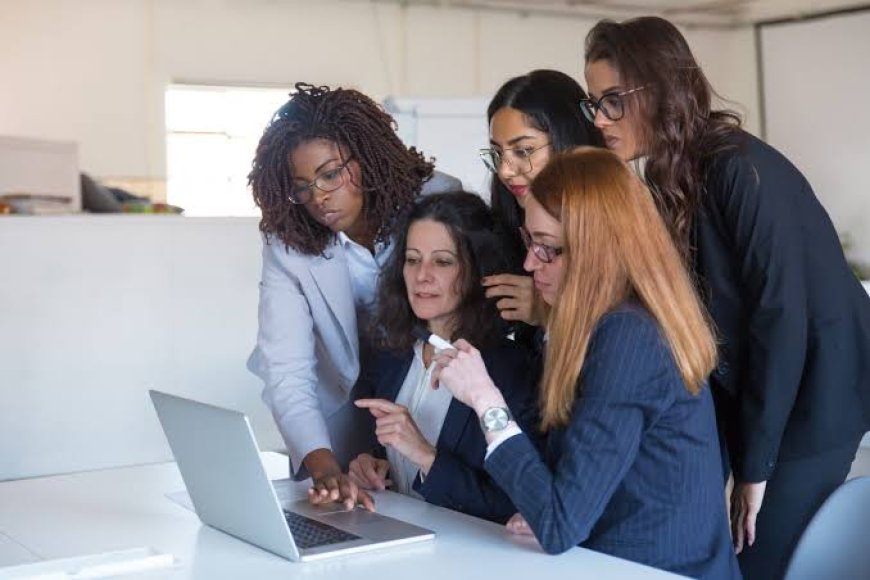 52% da população mulheres têm mais estudo, mas ganham menos que homens