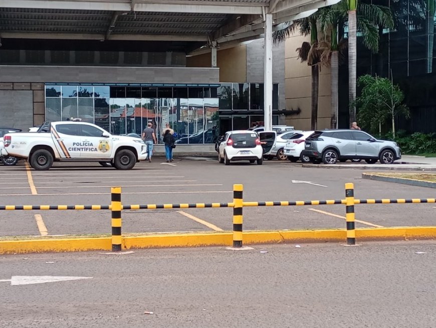 Shopping da Capital: Polícia faz buscas por suspeito teria furtado joalheria após passar a madrugada