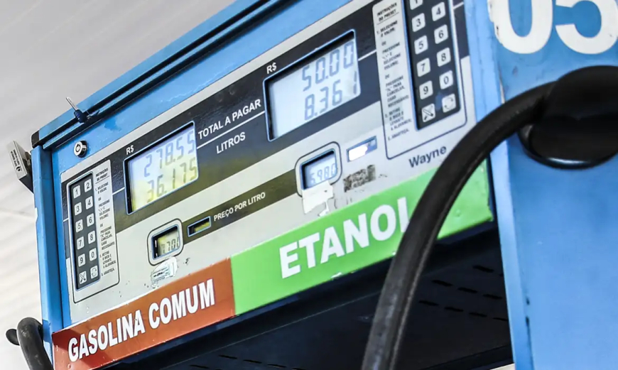 4,9%: Petrobras reduz preço da gasolina, a partir de amanhã terça-feira (21)