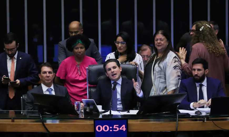 STF,  Câmara aprova regras para julgamentos e envia texto ao Senado