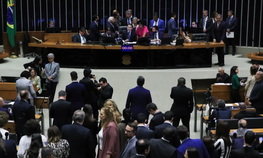 Cristã, Câmara aprova urgência para votar projeto que cria bancada