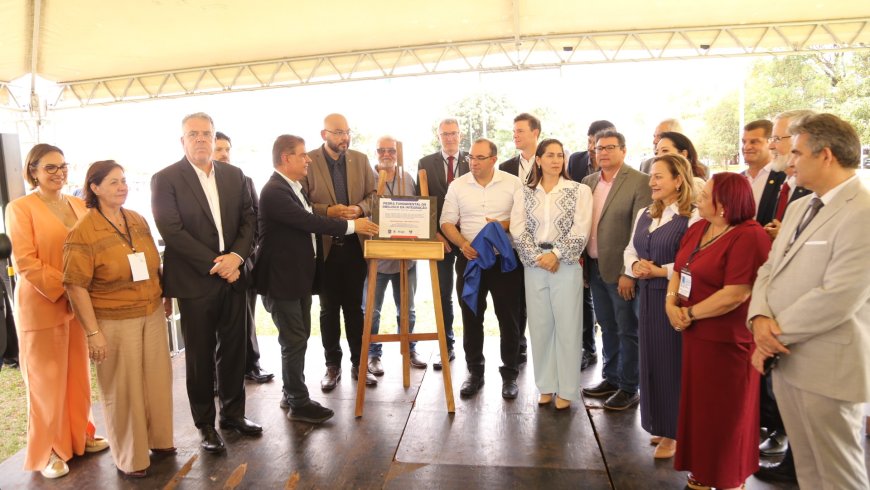 Parlasul encerra celebrando a integração e o desenvolvimento fronteiriço