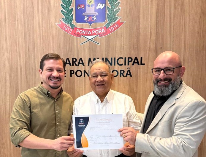 Médico veterinário, Dr. Ricardo Zacarias é homenageado na Câmara de Ponta Porã pelos 50 anos de profissão