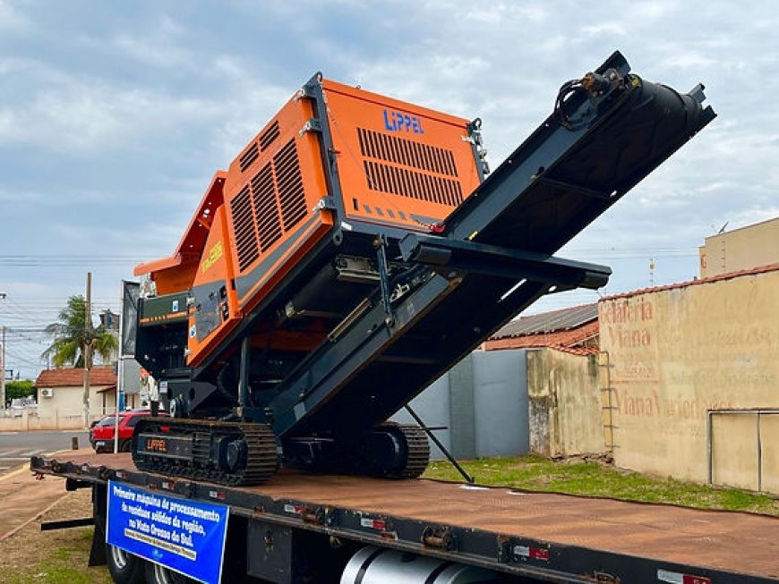 Soraya Thronicke: Garante avanço histórico na gestão ambiental de Aparecida do Taboado com entrega inédita de máquina de alta performance
