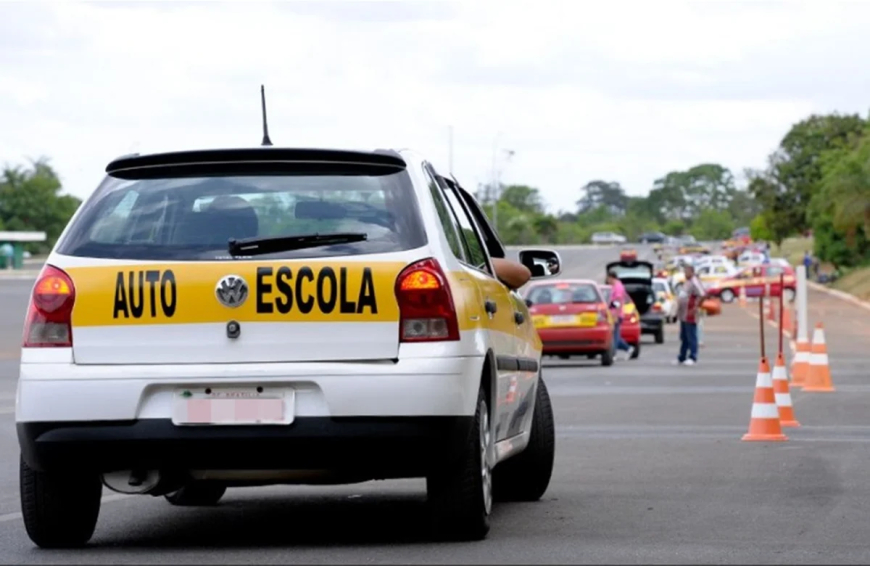 Contran aprova novas regras da CNH e acaba com aulas obrigatórias em autoescolas