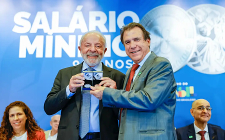 Novo valor: Lula diz que salário mínimo é baixo, mas aponta importância de direito