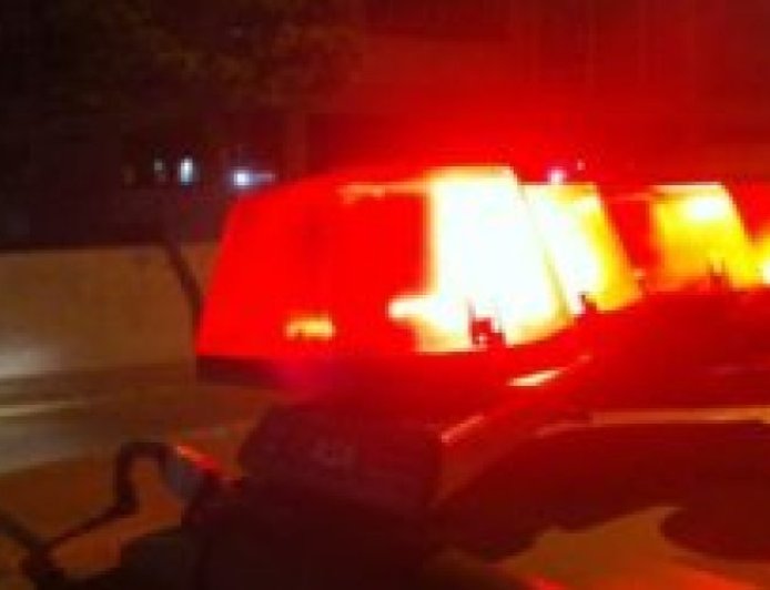 Acidente: Carro de um agente da PRF capota após ser atingido por um motorista de aplicativo, no centro de Campo Grande