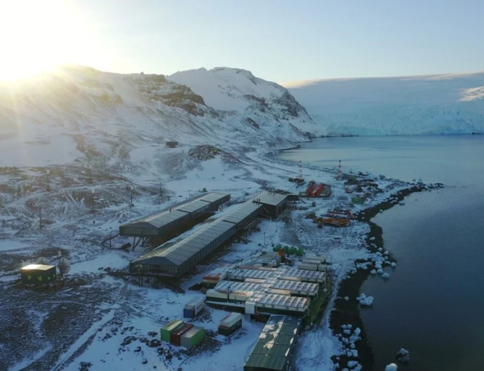Teste: Brasileiros conseguem produzir alimentos na Antártica sob frio de até -60 °C