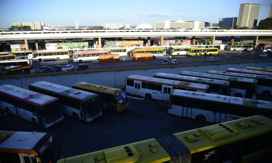 Prejuízo: Dezenas de ônibus de uma mesma empresa urbana são apedrejados no DF