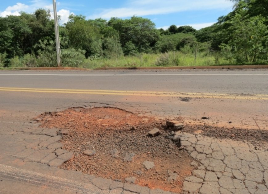 Prefeitura notifica empresa por buracos no trecho norte do anel viário