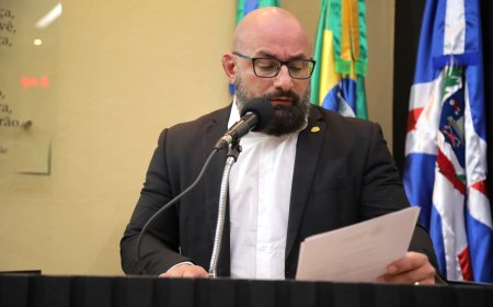 Vereador Carlos Bordão solicita patrolamento  e cascalhamento de rua no Parque dos Ipês I