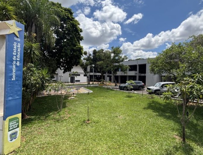 Secretaria de Educação convoca 17 professores aprovados em concurso público para inspeção e posse