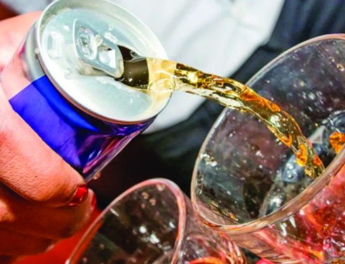 Cuidado: Cardiologista alerta para os perigos de misturar álcool e energético