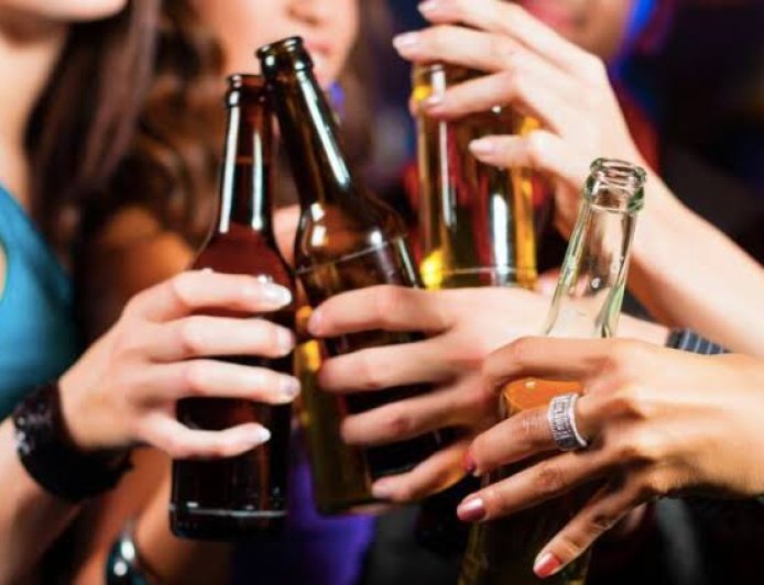 Cuidado: Meninas superam meninos no consumo de álcool e especialista alerta para risco de dependência precoce