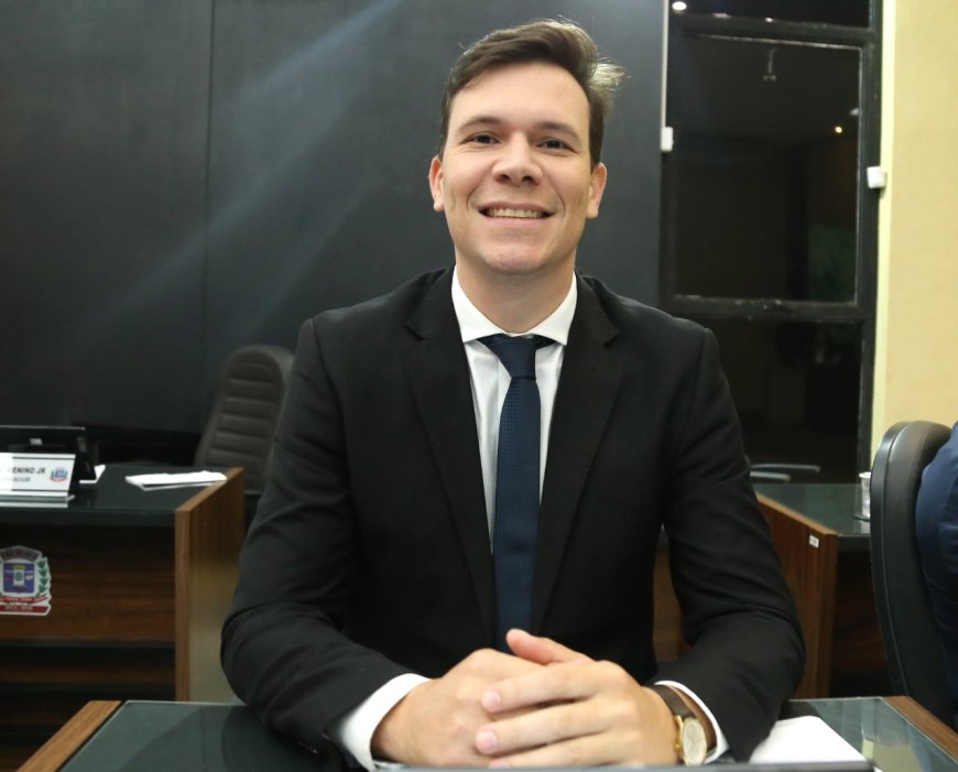 Gabriel Arce aponta necessidade de melhoria da sinalização em frente à agência da Caixa