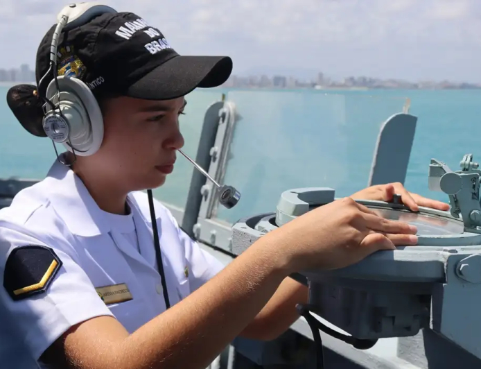 Voluntárias ingressam no serviço militar inicial feminino