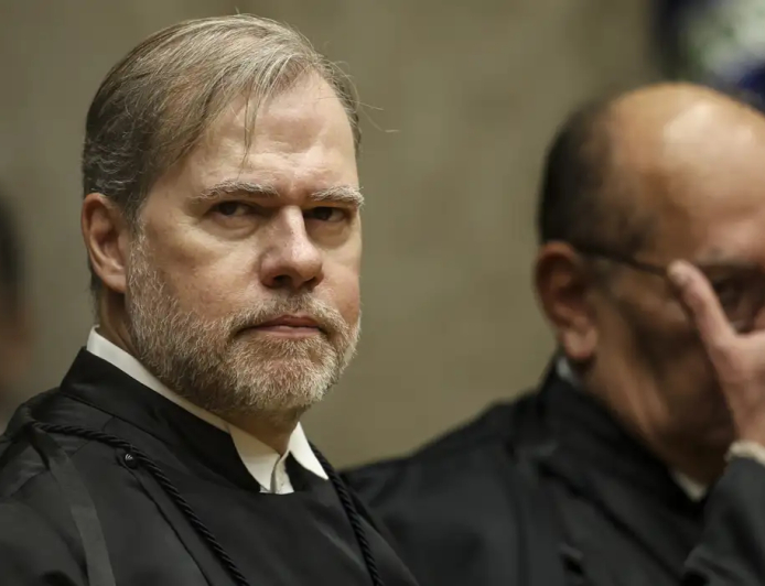 TSE: Dias Toffoli libera campanha de Renan Santos pela internet