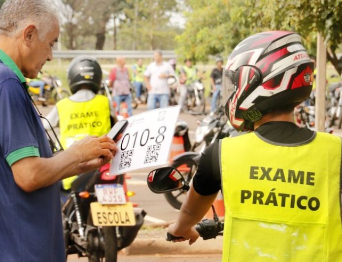 Mudanças na CNH derrubam procura por autoescolas em até 80% na Capital