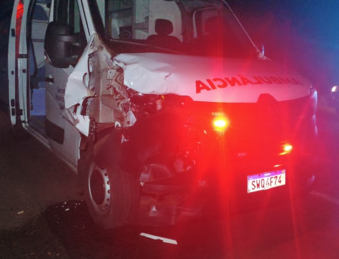 Urgente: Mulher morre atropelada próximo a ponte do Rio Dourados na BR-463