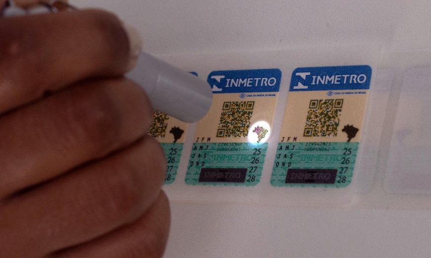 Prevenção: Selos antigos do Inmetro para capacete, extintor e GNV vencem em março