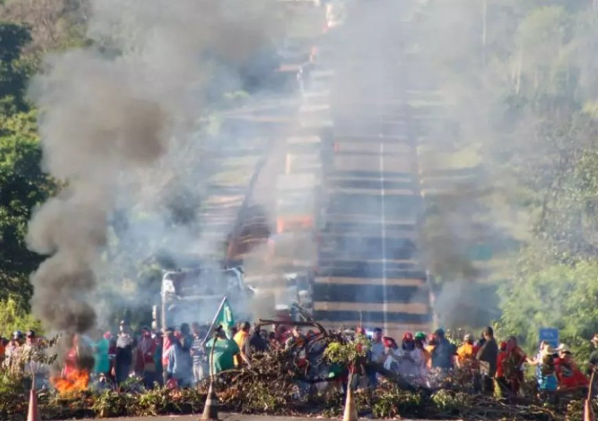 Grupo do Movimento Sem Terra bloqueia a BR-163 em Campo Grande