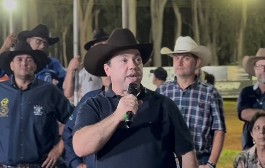 Em discurso firme, Rodolfo Nogueira levanta multidão ao homenagear Bolsonaro em Ponta Porã