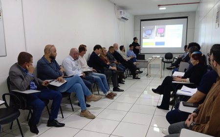 Vereadores participam de reunião no  Hospital Regional ´Dr. José de Simone Netto´