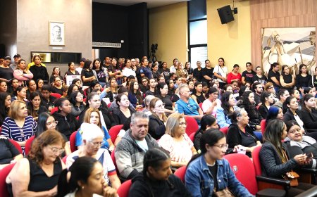 Tribuna Livre e Plenário lotado pelos servidores  públicos movimentam sessão da Câmara Municipal